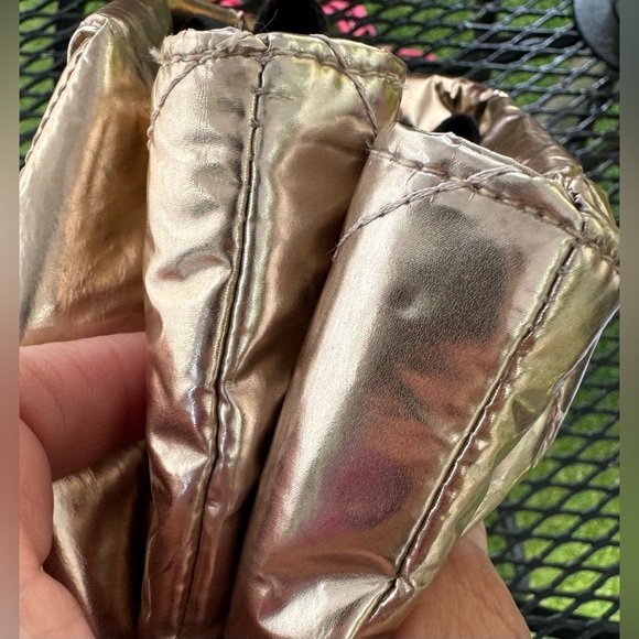 Victoria's Secret Limited Edition 2017 Metallic Rose Gold Tote Bag - Picture 9 of 10